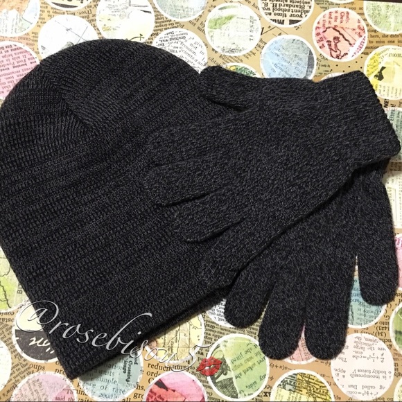 x7HP! ❄️Kids Beanie + Gloves Set🧤 —PRICE FIRM— - Picture 5 of 6